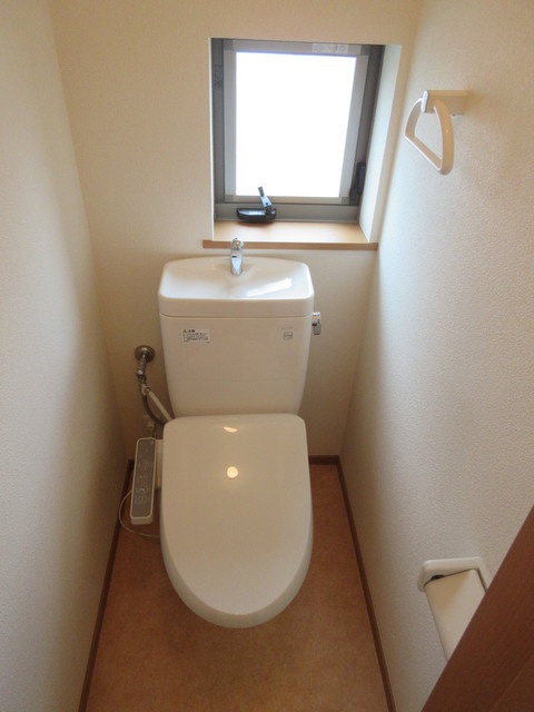 アクアヒルズのトイレ|★換気窓付きトイレ★