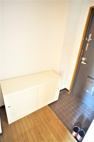 船橋市前原東１丁目の賃貸マンションの玄関|シューズボックスです