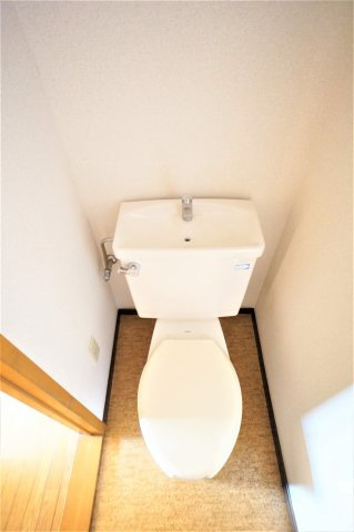 船橋市前原東１丁目の賃貸マンションのトイレ|もちろんバス・トイレ別です