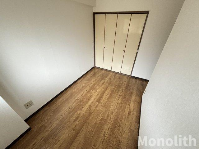 アヴニールHIKOの洋室