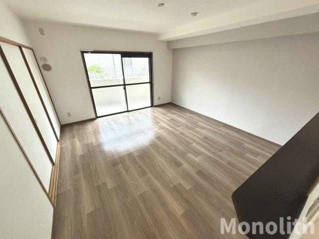 アヴニールHIKOの居間・リビング