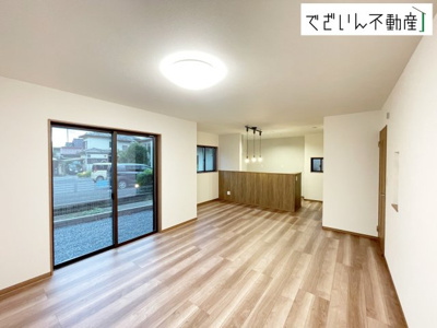 【居間・リビング】 | ワイウッドコート熊谷市上之第9期　新築住宅 | ≪4号棟≫
現地(2025年9月撮影)