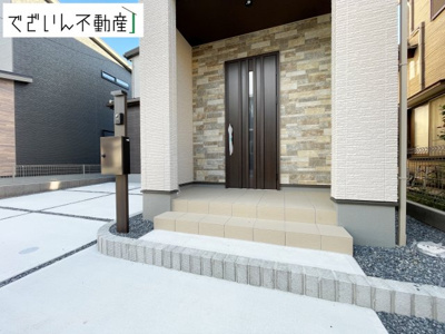 【玄関】 | ワイウッドコート熊谷市上之第9期　新築住宅 | ≪4号棟≫
現地(2025年11月撮影)