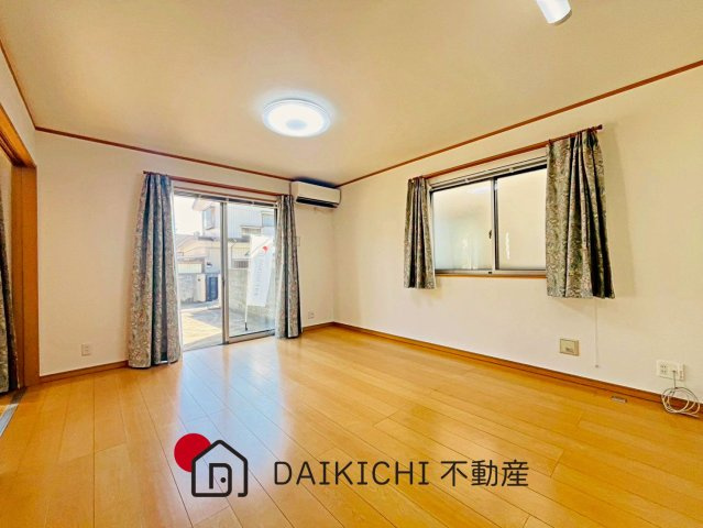 【居間・リビング】 | 桶川市末広3丁目　中古戸建