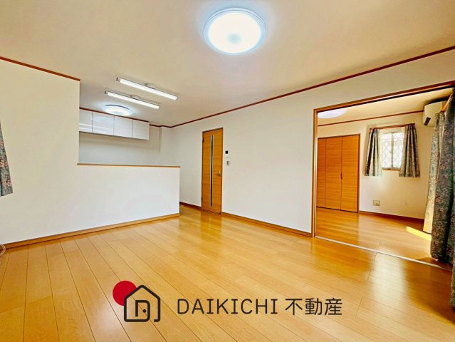 【居間・リビング】 | 桶川市末広3丁目　中古戸建