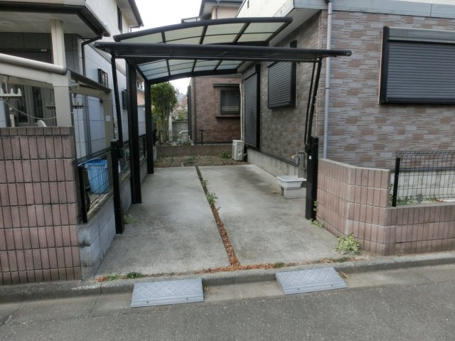 川越市今成１丁目　中古戸建の駐車場