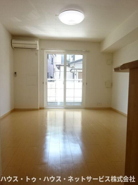 アルブル・ヴィラージュの居間・リビング