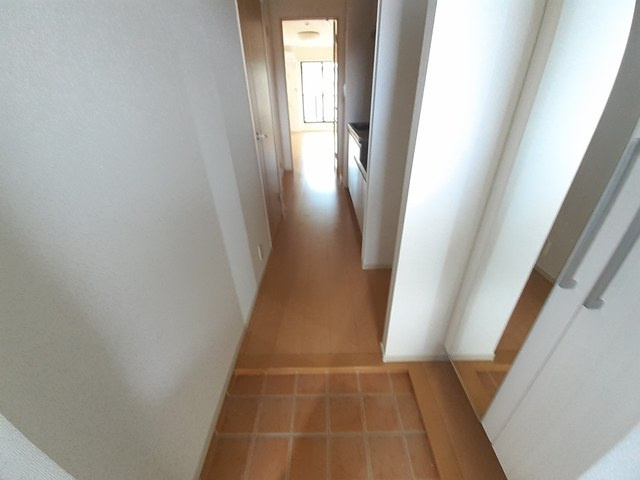 アラモードFⅡの玄関