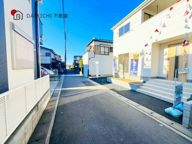 【前面道路含む現地写真】 | 鴻巣市北新宿第3　新築戸建　全1棟　1号棟