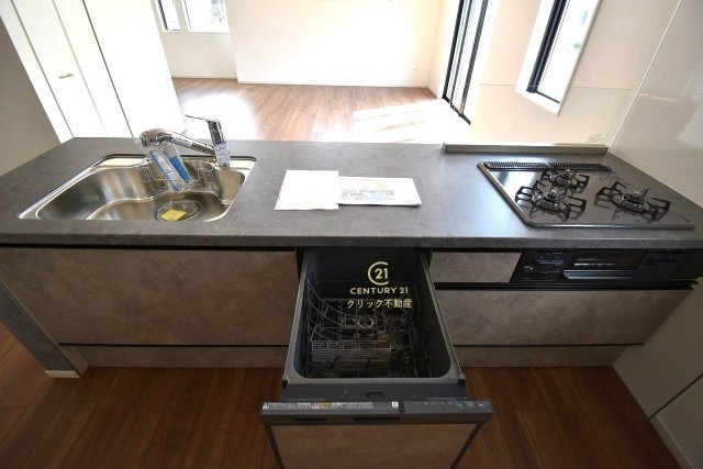 Grace　ひたちなか市足崎　1期 　2のキッチン|食事の後片付けもラクラクの食洗機つき♪水道代の節約になり、気になる手荒れも防げそう！