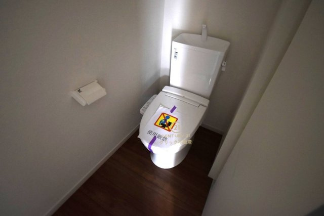 Grace　ひたちなか市足崎　1期 　2のトイレ|毎日使う空間と機能だから、いつまでも清潔なスペースであってほしいのがトイレです。お掃除しやすいシンプルなデザインです。