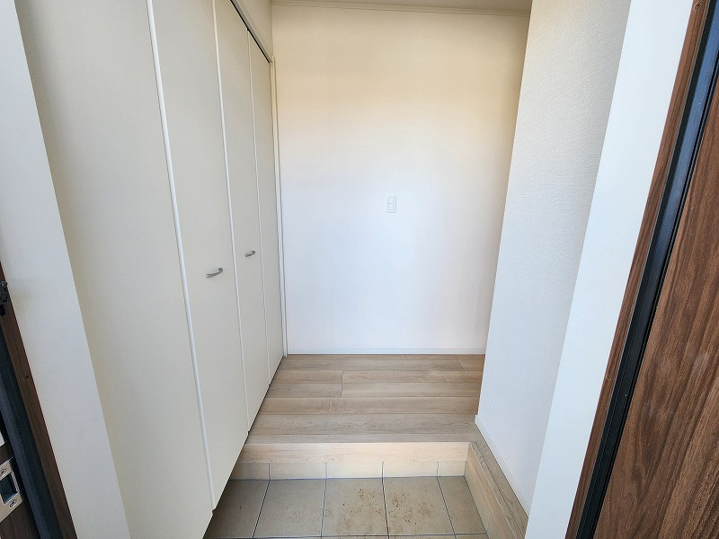 小牧市大字池之内　新築戸建　１号棟の玄関|落ち着いた玄関です