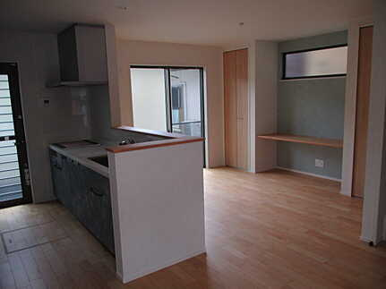 西区己斐上５丁目の居間・リビング