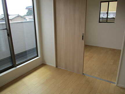 西区己斐上５丁目の洋室