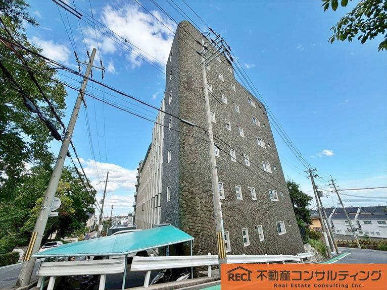 ニュー夙川マンションの外観