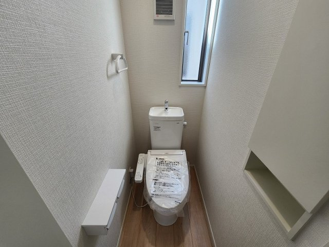 小牧市大字池之内　新築戸建　２号棟のトイレ|2階のトイレです