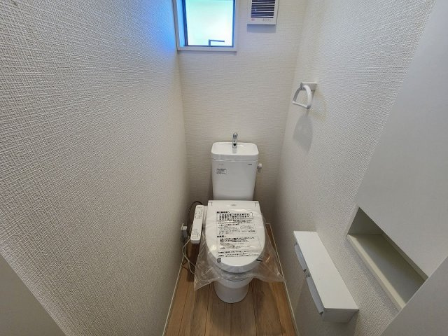 小牧市大字池之内　新築戸建　２号棟のトイレ|1階のトイレです
