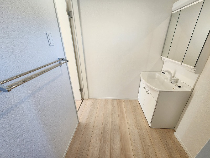 小牧市大字池之内　新築戸建　２号棟の洗面所|忙しい朝には欠かせない洗面所です