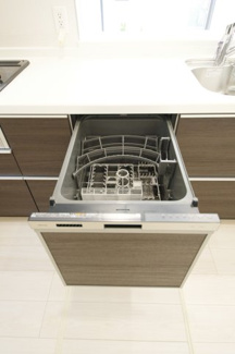 【キッチン】 | 【仲介手数料無料！！】府中市四谷４丁目　新築戸建て（全5棟）1号棟　4550万円 | 食器洗い乾燥機
