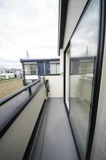 【バルコニー】 | 【仲介手数料無料！！】府中市四谷４丁目　新築戸建て（全5棟）1号棟　4550万円