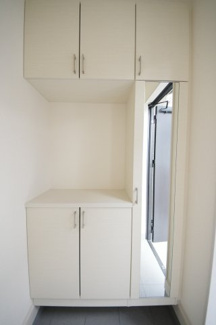 【収納】 | 【仲介手数料無料！！】府中市四谷４丁目　新築戸建て（全5棟）1号棟　4550万円 | 玄関収納