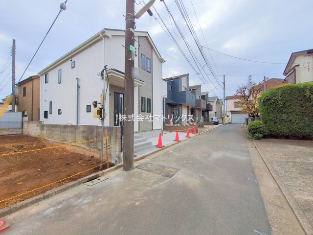 練馬区西大泉4丁目　高耐震×高耐久×高性能　ゆとり邸宅の前面道路含む現地写真