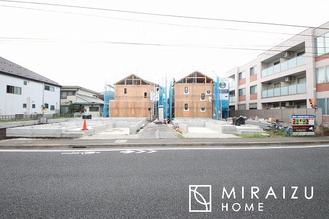 【周辺】 | 清潔感のあるホテルのような広い浴室が自慢です。疲れた日にはお湯をためてリラックスタイムを楽しみたいですね、今はスマホも防水の時代です、半身浴をしながら動画視聴、漫画視聴、楽しく過ごしたいですね^^
