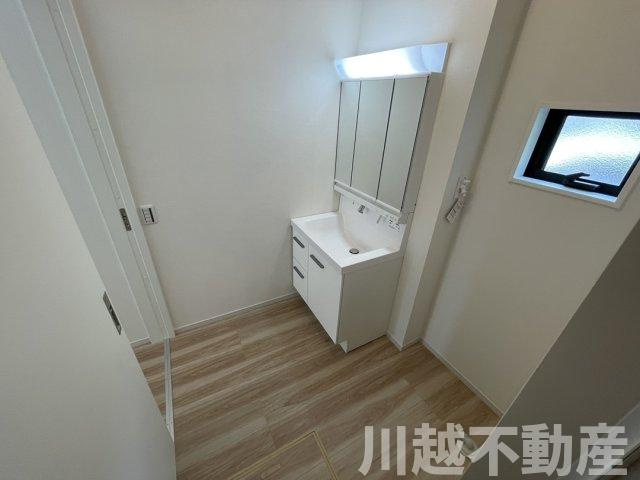 新河岸駅まで徒歩１３分の独立洗面台|SNSから当社の内側覗き見できますww