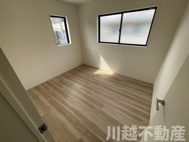 新河岸駅まで徒歩１３分の洋室|経験豊富なスタッフがわかりやすくご案内いたします