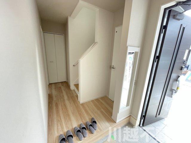 新河岸駅まで徒歩１３分の玄関|面倒な住宅ローン手続き代行します。