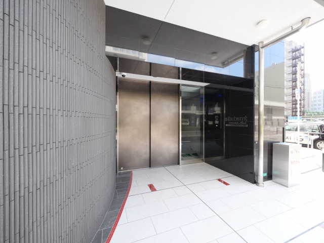 セレニテ新大阪ミラク壱番館のエントランス