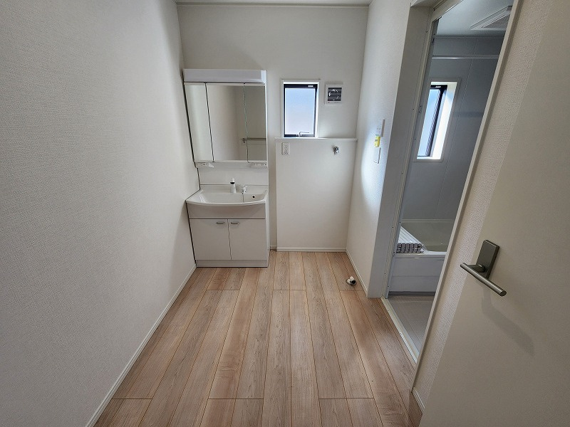 小牧市大字池之内　新築戸建　５号棟の洗面所|忙しい朝には欠かせない洗面所です