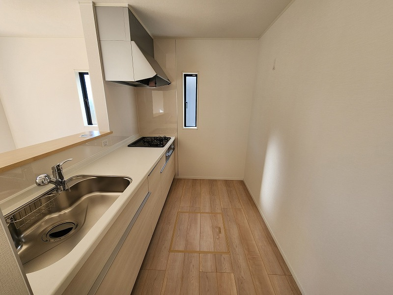 小牧市大字池之内　新築戸建　５号棟のキッチン|キッチンでお料理をお楽しみください