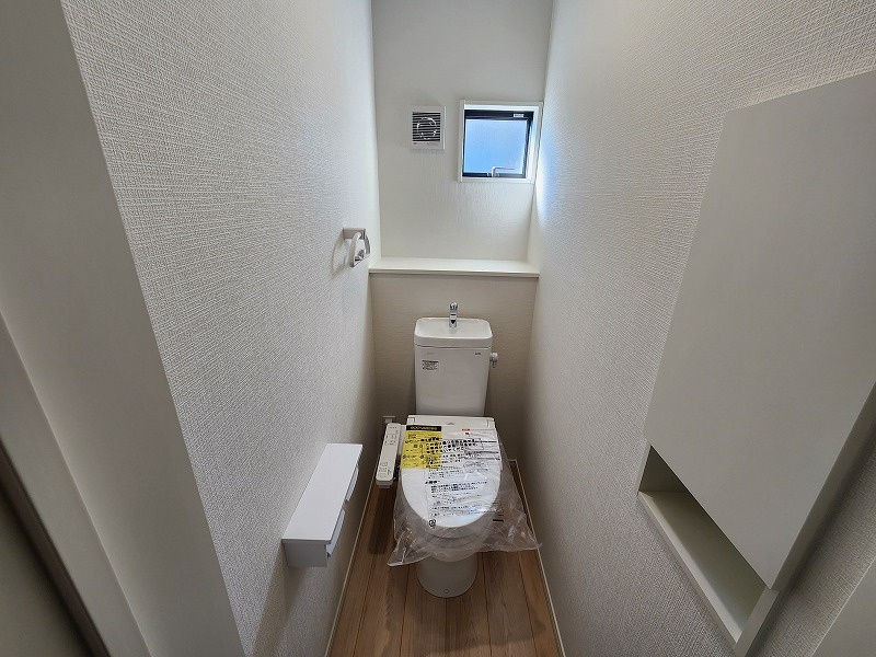 小牧市大字池之内　新築戸建　５号棟のトイレ|ゆったりとした空間のトイレです