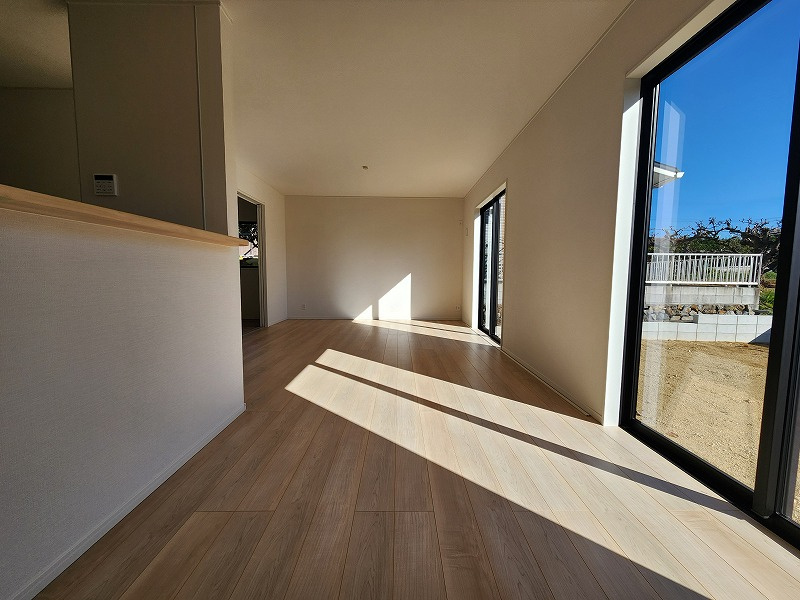 小牧市大字池之内　新築戸建　５号棟の居間・リビング|ゆったり過ごせるリビングです