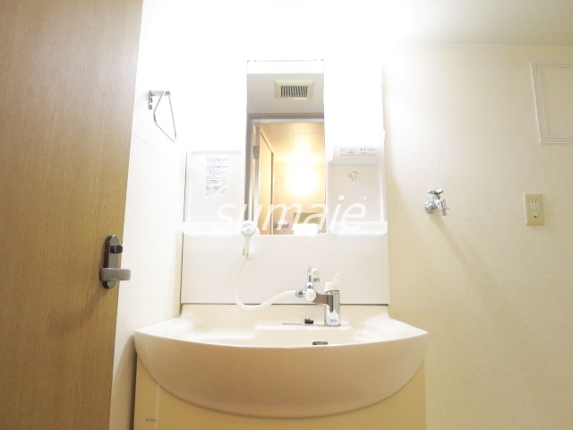 フクロク・ハイ・マンション３号館の洗面所|独立洗面台です☆