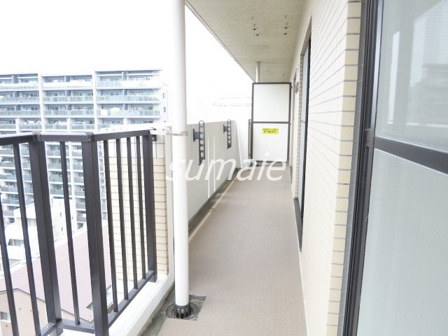 フクロク・ハイ・マンション３号館のバルコニー|三面バルコニーです☆