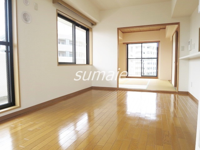 フクロク・ハイ・マンション３号館の居間・リビング|広々したお部屋です☆彡