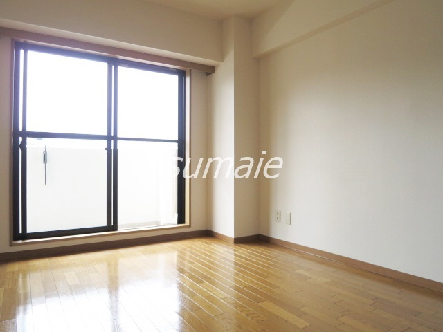 フクロク・ハイ・マンション３号館の洋室|フローリング仕様です☆