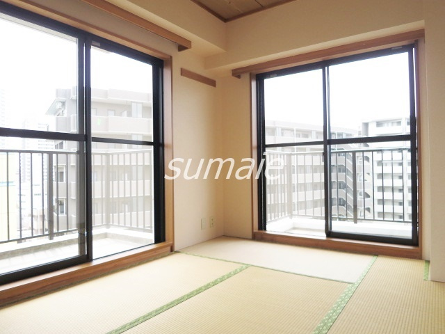 フクロク・ハイ・マンション３号館の和室|二面採光です☆