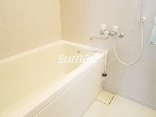 フクロク・ハイ・マンション３号館の浴室|浴槽足伸ばせます☆