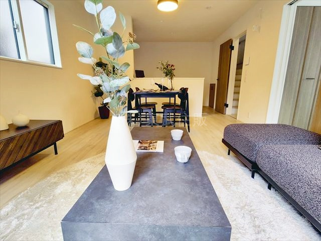 【居間・リビング】の画像