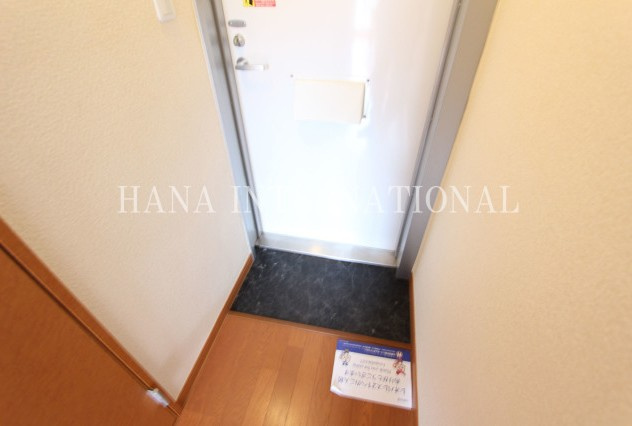 レオパレスネオの玄関