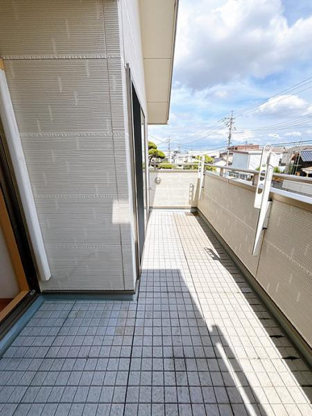 岡山市北区辰巳　中古一戸建て【仲介手数料無料】のバルコニー