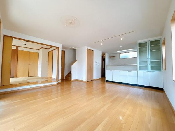 岡山市北区辰巳　中古一戸建て【仲介手数料無料】の居間・リビング