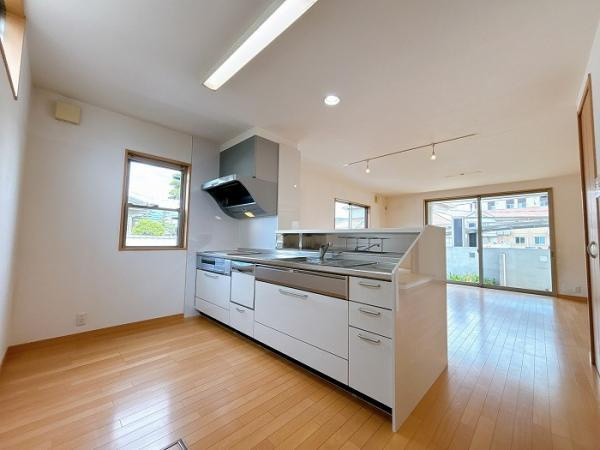 岡山市北区辰巳　中古一戸建て【仲介手数料無料】のキッチン