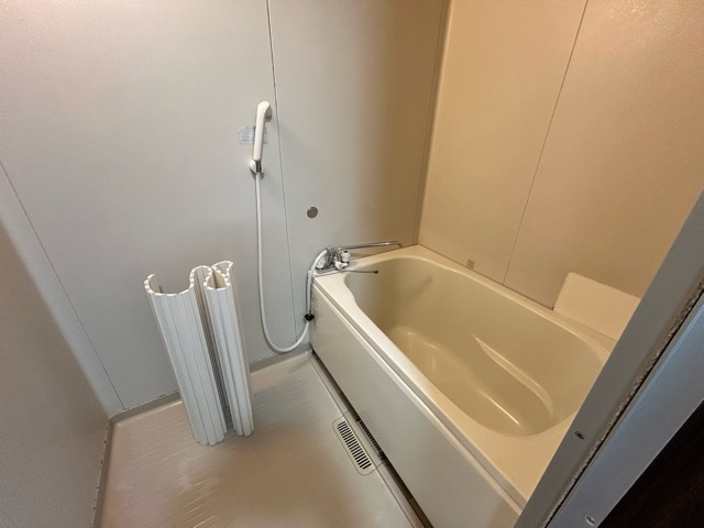 武蔵野市中町３丁目のアパートの浴室