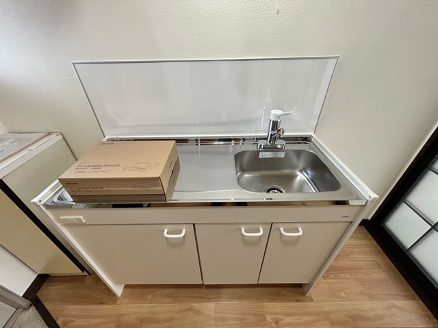 武蔵野市中町３丁目のアパートのキッチン