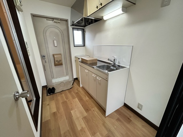 武蔵野市中町３丁目のアパートのキッチン