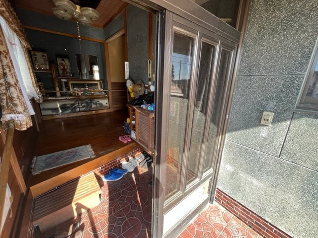 都城市太郎坊町の中古一戸建の玄関
